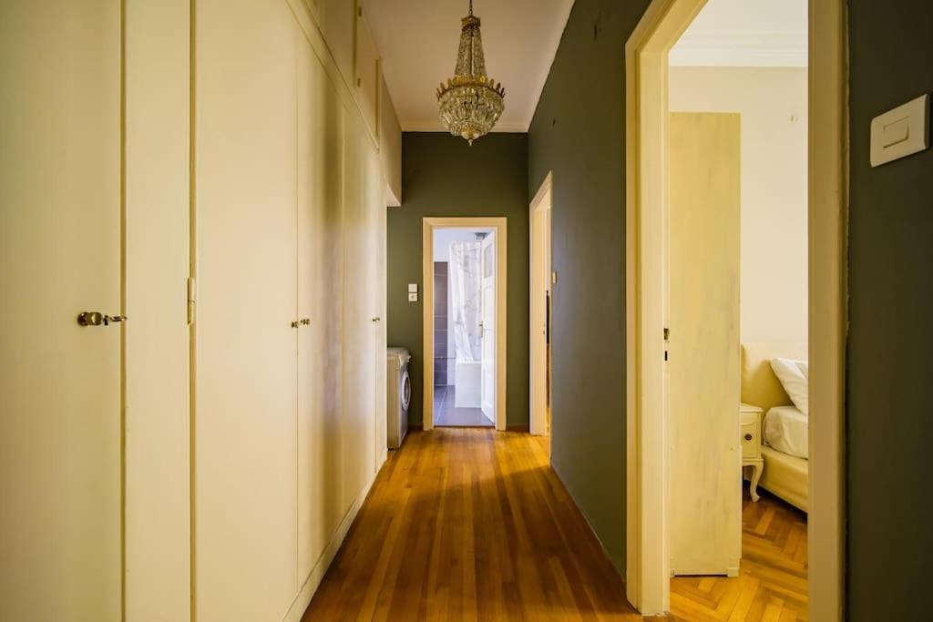 Emporikon Apartment Steps From Historic Center Атина Екстериор снимка