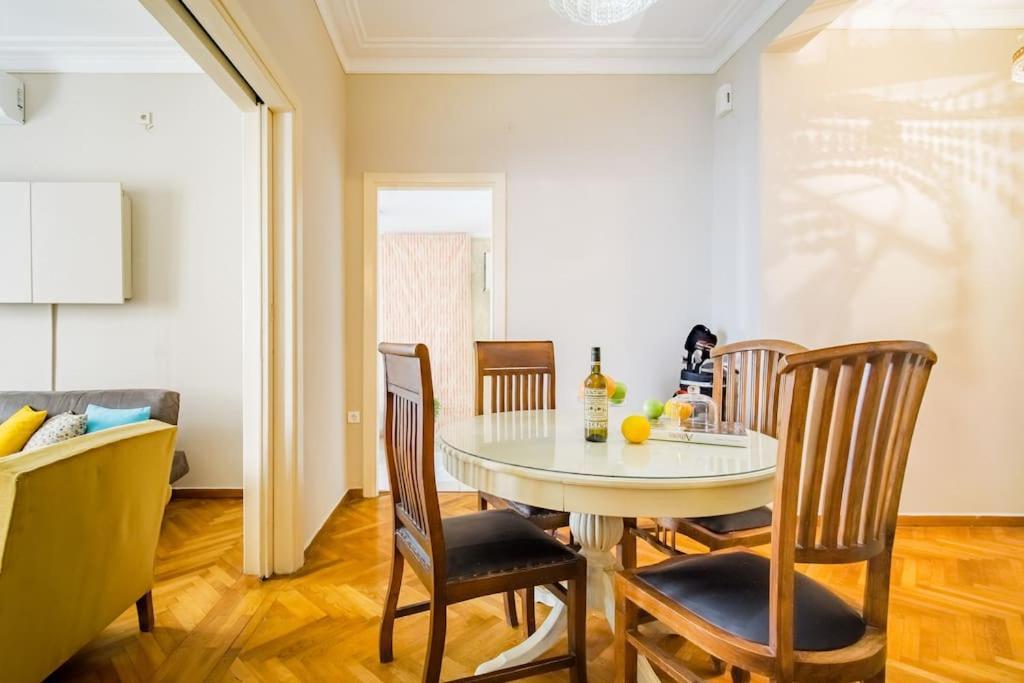 Emporikon Apartment Steps From Historic Center Атина Екстериор снимка