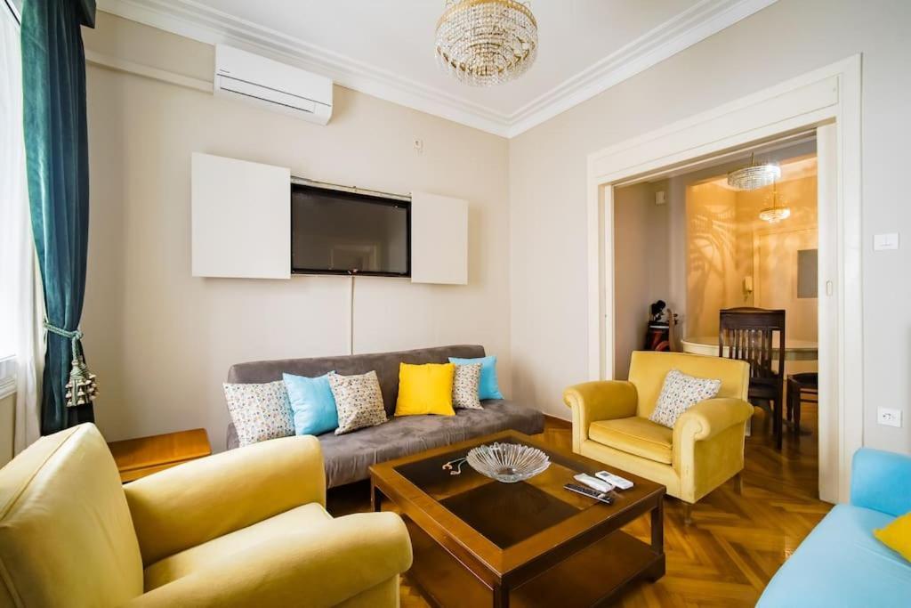 Emporikon Apartment Steps From Historic Center Атина Екстериор снимка