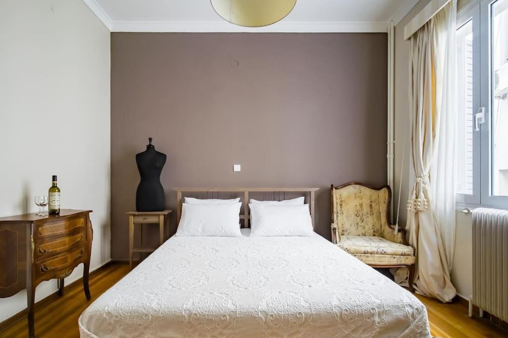 Emporikon Apartment Steps From Historic Center Атина Екстериор снимка