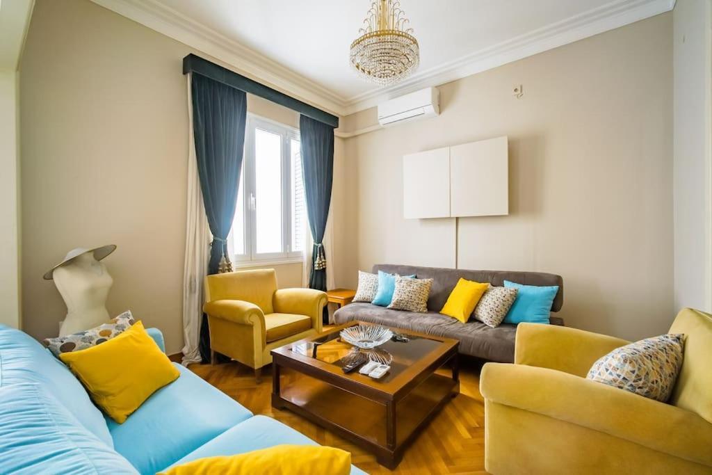 Emporikon Apartment Steps From Historic Center Атина Екстериор снимка